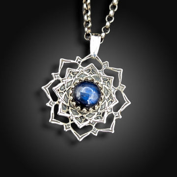 spinning sterling mandala necklace with labradorite