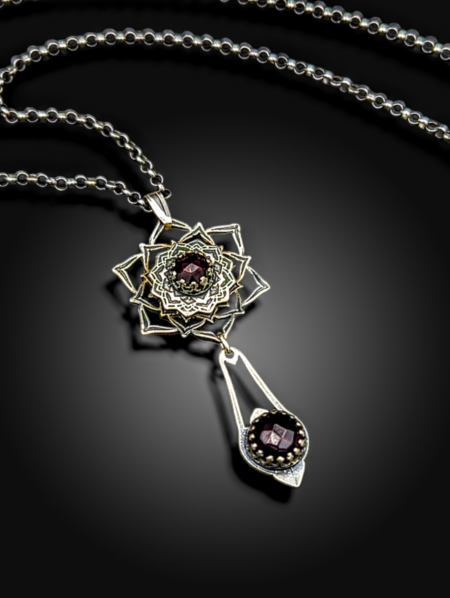 ABSOLUTELY STUNNING ROSE-CUT GARNET! sterling silver flower mandala necklace