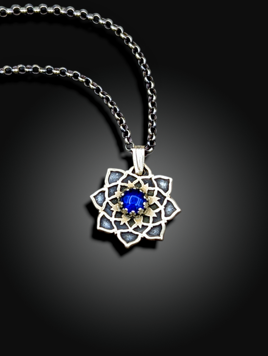 VIBRANT BLUE EYE-CATCHING AUSTRALIAN OPAL sterling silver flower mandala necklace